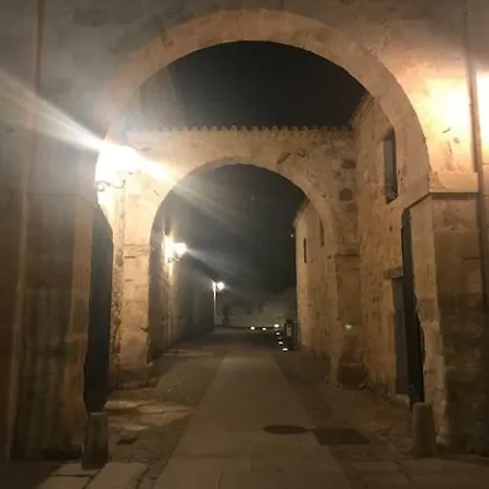 Atrio Θαμόρα